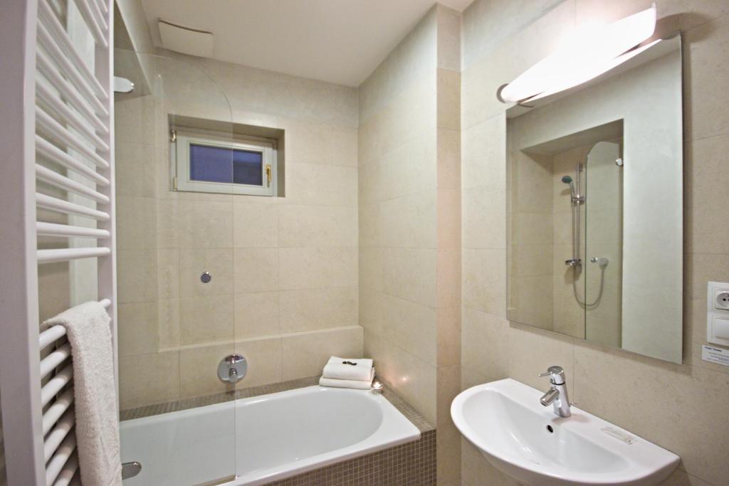 River View Residence room 6